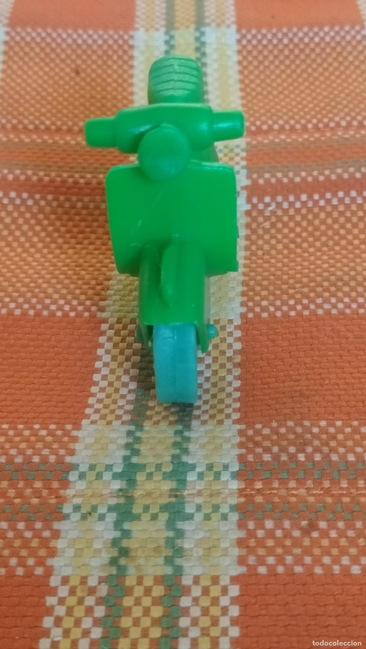 Juguetes antiguos: MOTO JISA DE PLASTICO - Foto 1
