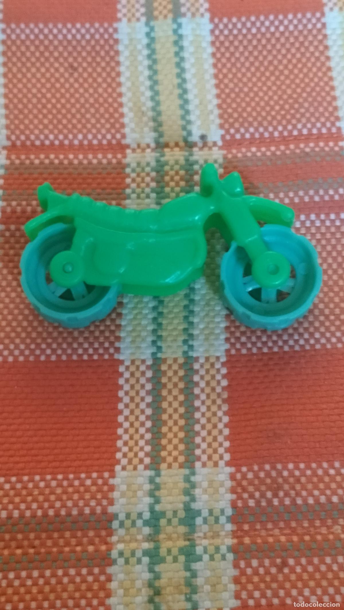Juguetes antiguos: MOTO JISA DE PLASTICO - Foto 1
