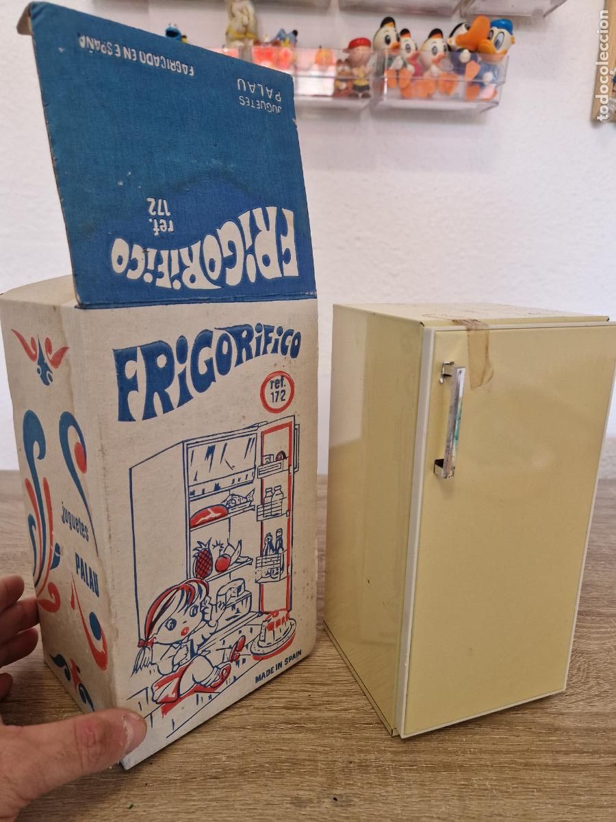 Juguetes antiguos: antiguo juguete nevera frigorifico metal hojalata juguetes Palau casa mu&ntilde;eca sin uso juego retro