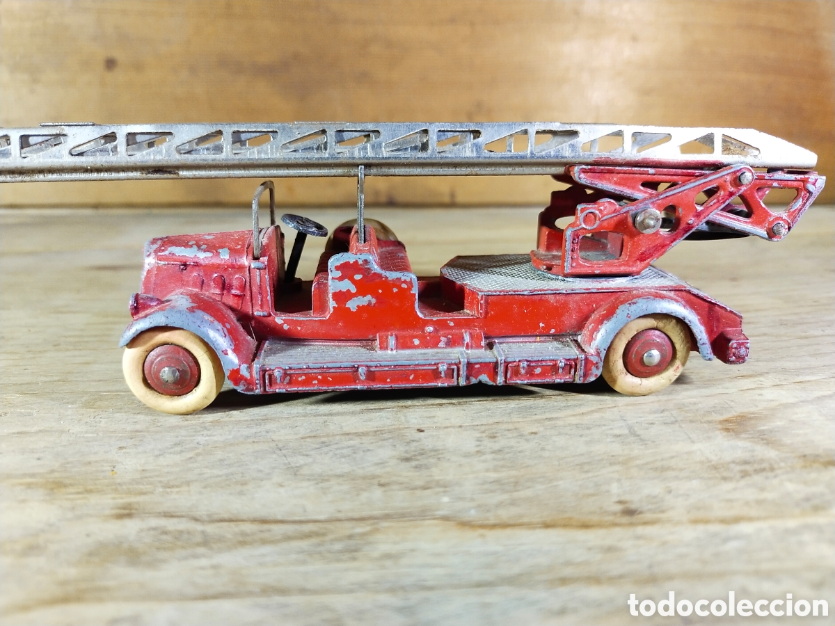 Juguetes antiguos: Antiguo coche de bomberos