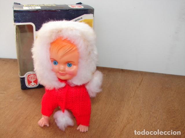 Juguetes antiguos: MU&Ntilde;ECA BEB&Eacute; GATEADOR A CUERDA - FEBER - Foto 1