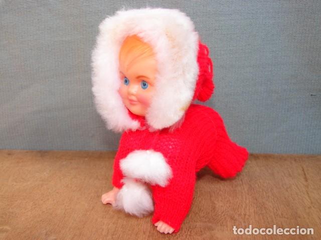 Juguetes antiguos: MU&Ntilde;ECA BEB&Eacute; GATEADOR A CUERDA - FEBER - Foto 4
