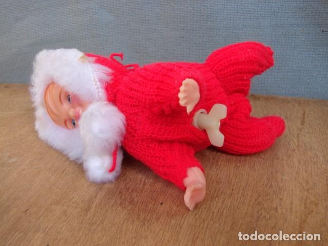 Juguetes antiguos: MU&Ntilde;ECA BEB&Eacute; GATEADOR A CUERDA - FEBER - Foto 6