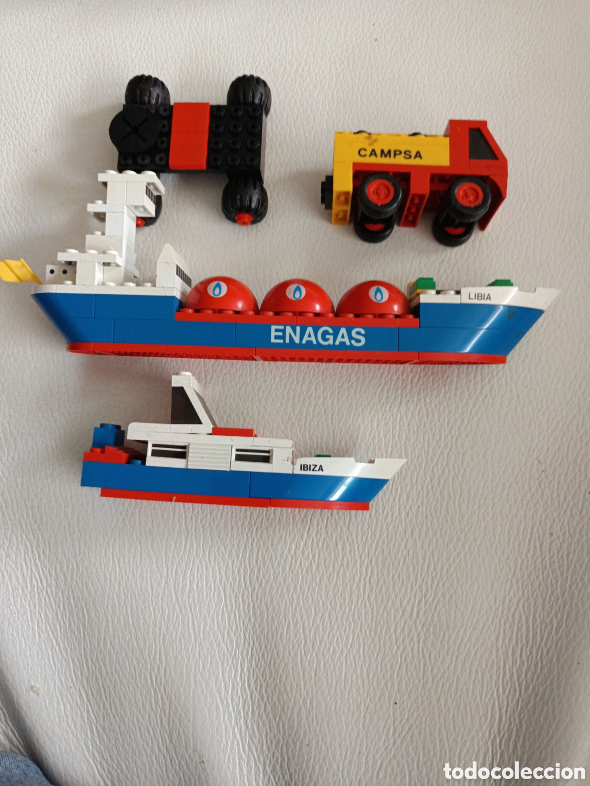 Juguetes antiguos: Figuras de tente de barcos y cami&oacute;n