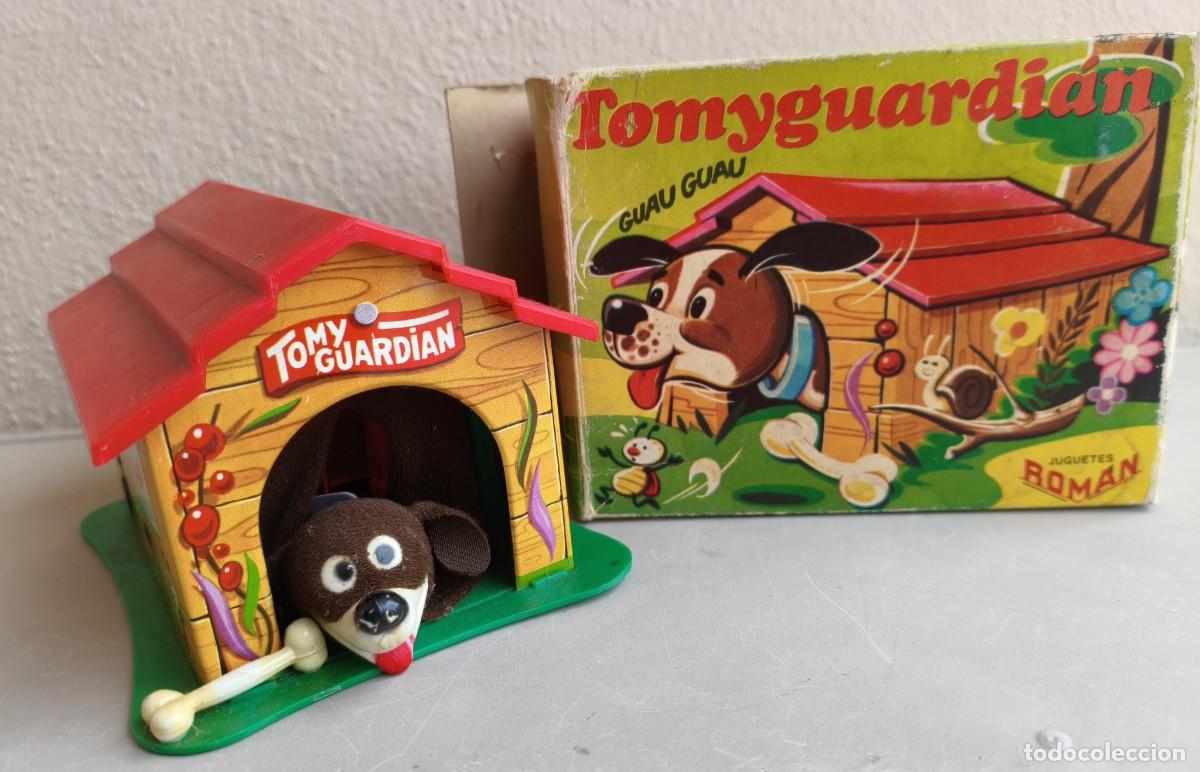 Juguetes antiguos: Perro con caseta. Tomyguardi&aacute;n. Fabricado en Espa&ntilde;a por Juguetes Rom&aacute;n. V-11.