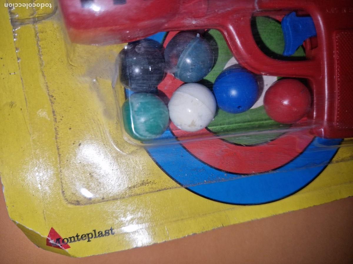 Juguetes antiguos: PISTOLA LANZA BOLAS DE MONTEPLAST - Foto 2