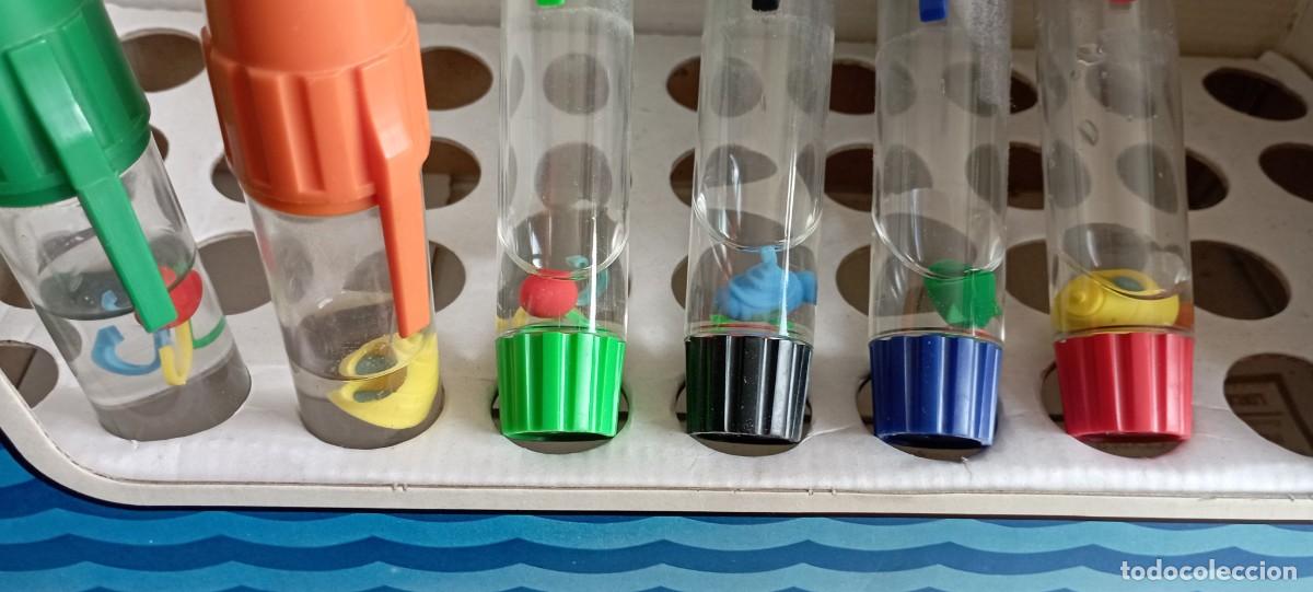 Juguetes antiguos: 4 rotuladores y 2 bol&iacute;grafos de Juegos de Agua Geyper en su caja.