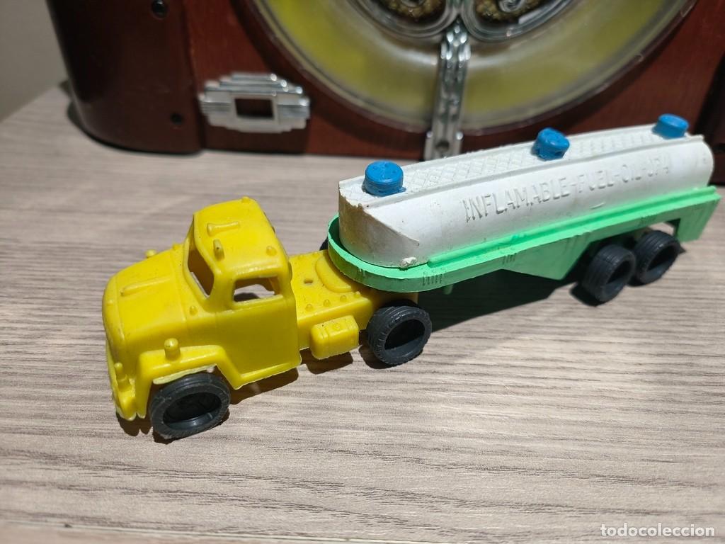 Juguetes antiguos: CAMION TRAILER CISTERNA PLASTICO JUGUETE KIOSKO FABRICADO EN ESPA&Ntilde;A VAM