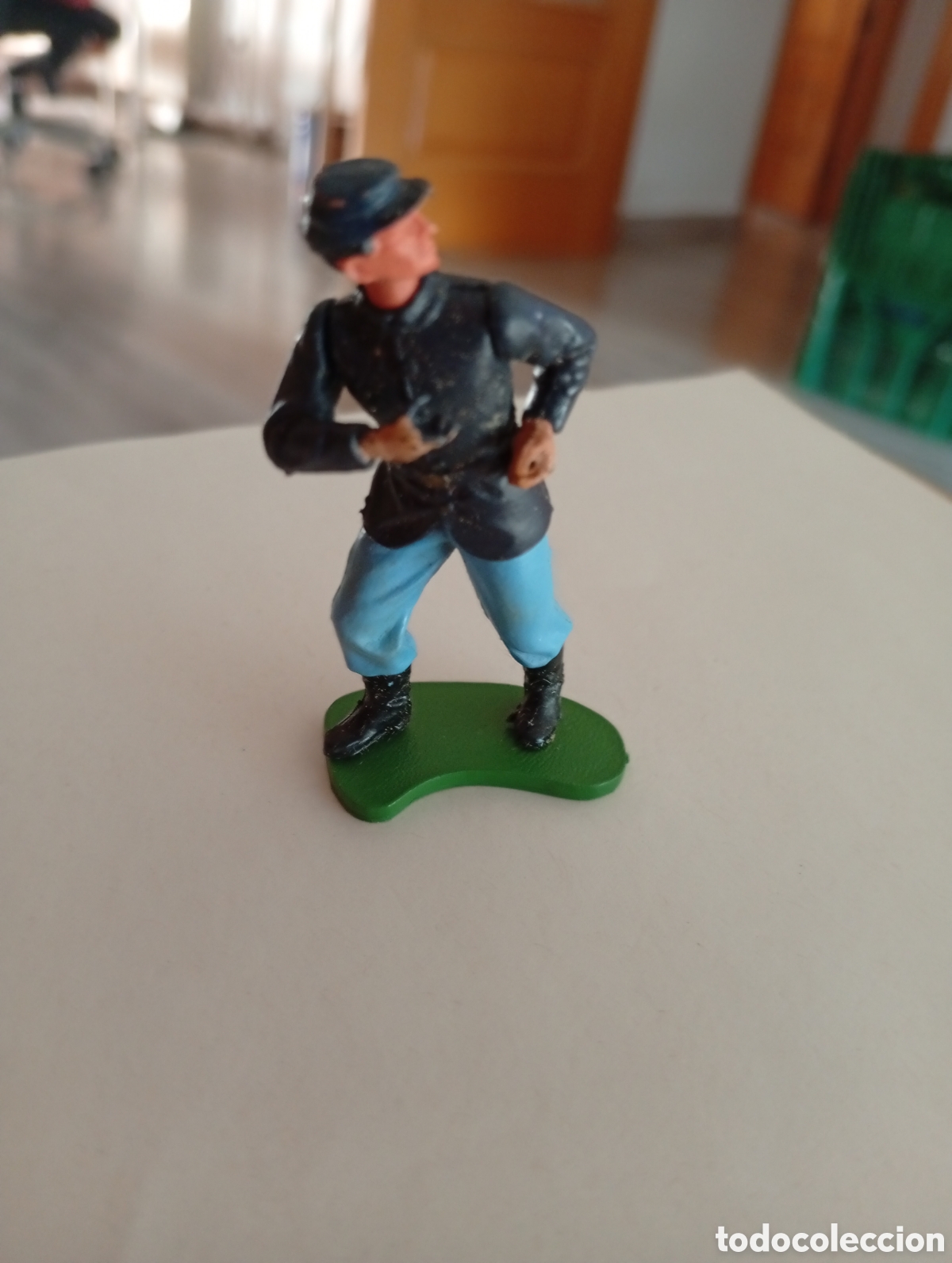 Juguetes antiguos: Soldado britains buen estado