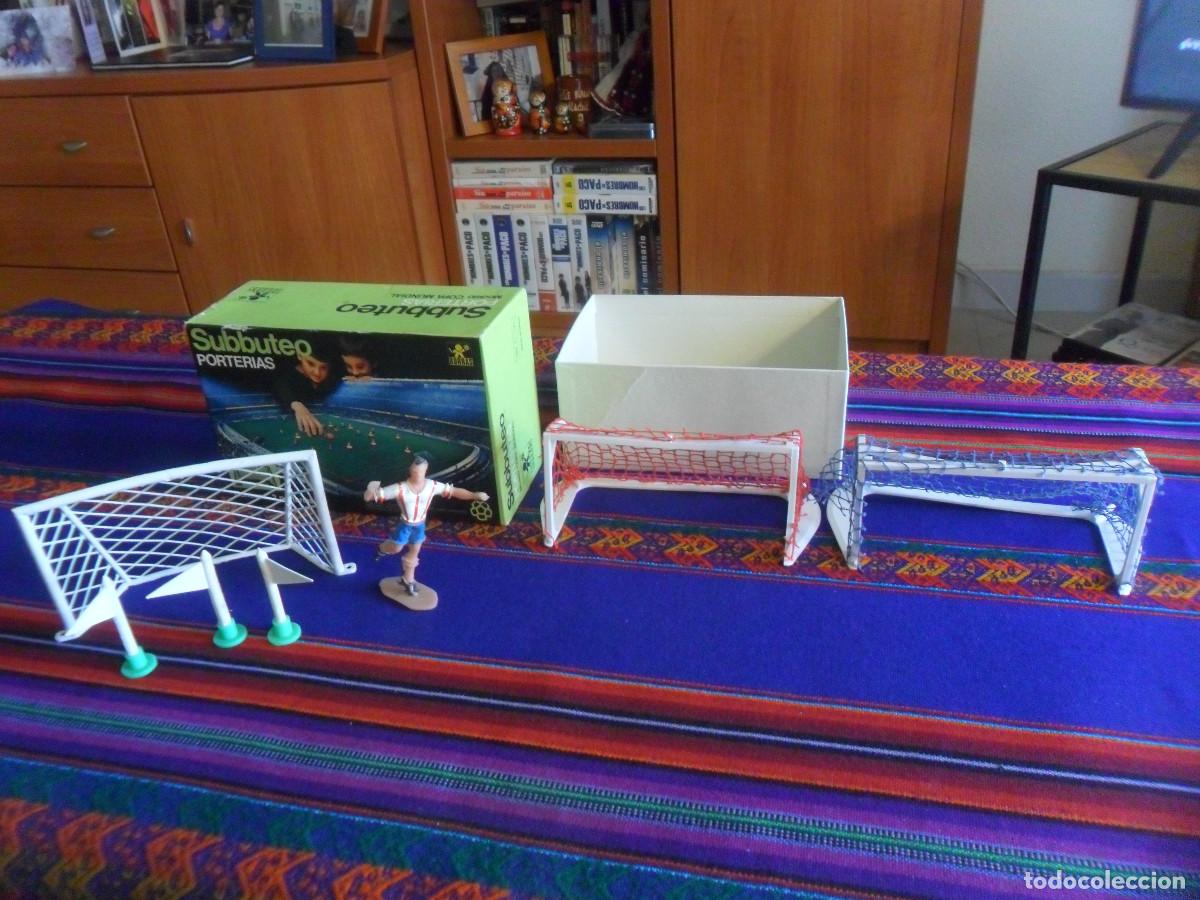 Juguetes antiguos: CAJA SUBBUTEO PORTER&Iacute;AS MODELO COPA MUNDIAL REGALO FUBOLISTA ATL&Eacute;TICO DE MADRID 3 BANDER&Iacute;N CORNER Y