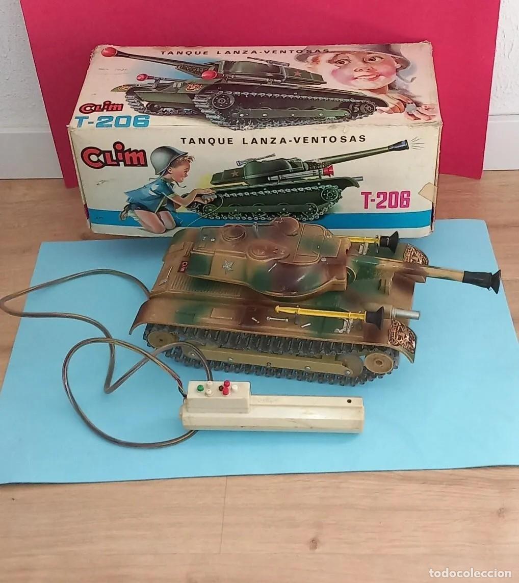 Juguetes antiguos: CLIM TANQUE CAMUFLAJE LANZA-VENTOSAS DE PL&Aacute;STICO EN CAJA REF T-206 LANZAVENTOSAS A&Ntilde;OS 60-70 RTOY