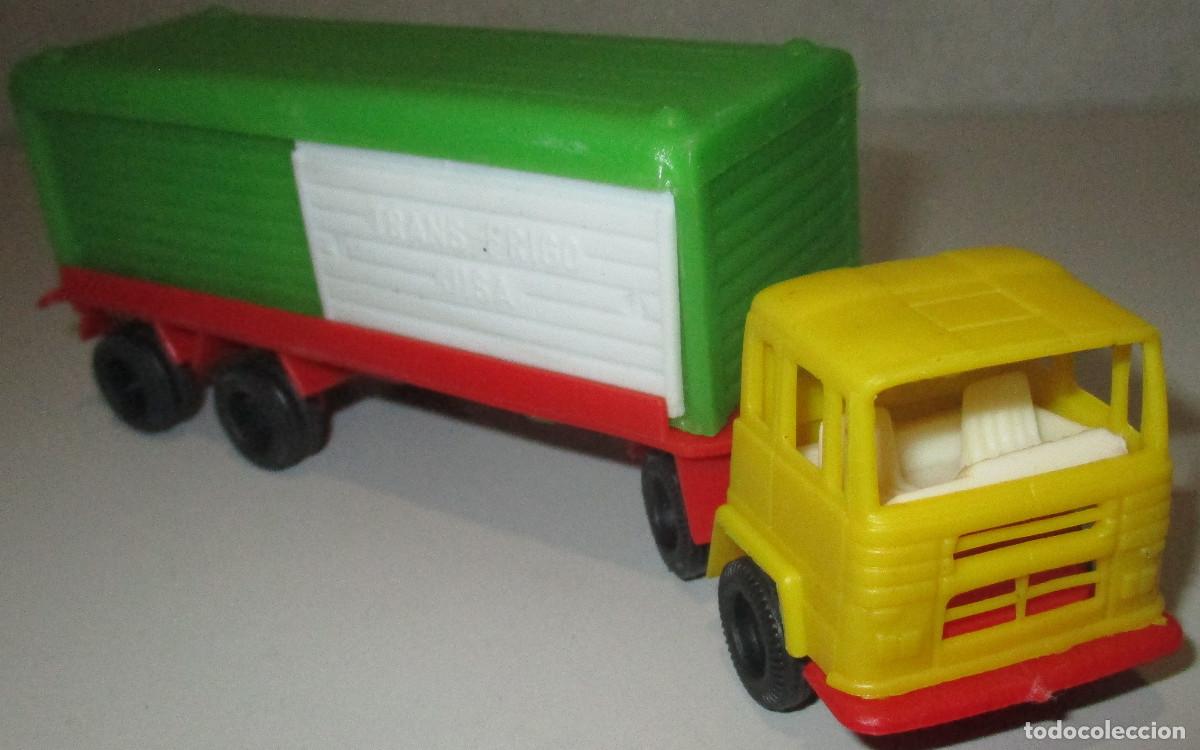 Juguetes antiguos: Cami&oacute;n de pl&aacute;stico PEGASO TRANS-FRIGO de juguetes JISA 16 cmts., kiosco