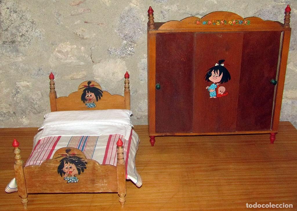 Juguetes antiguos: ANTIGUA HABITACI&Oacute;N DE LA FAM&Iacute;LIA TELER&Iacute;N DE JUGUETES SENDRA (DENIA): CAMA Y ARMARIO