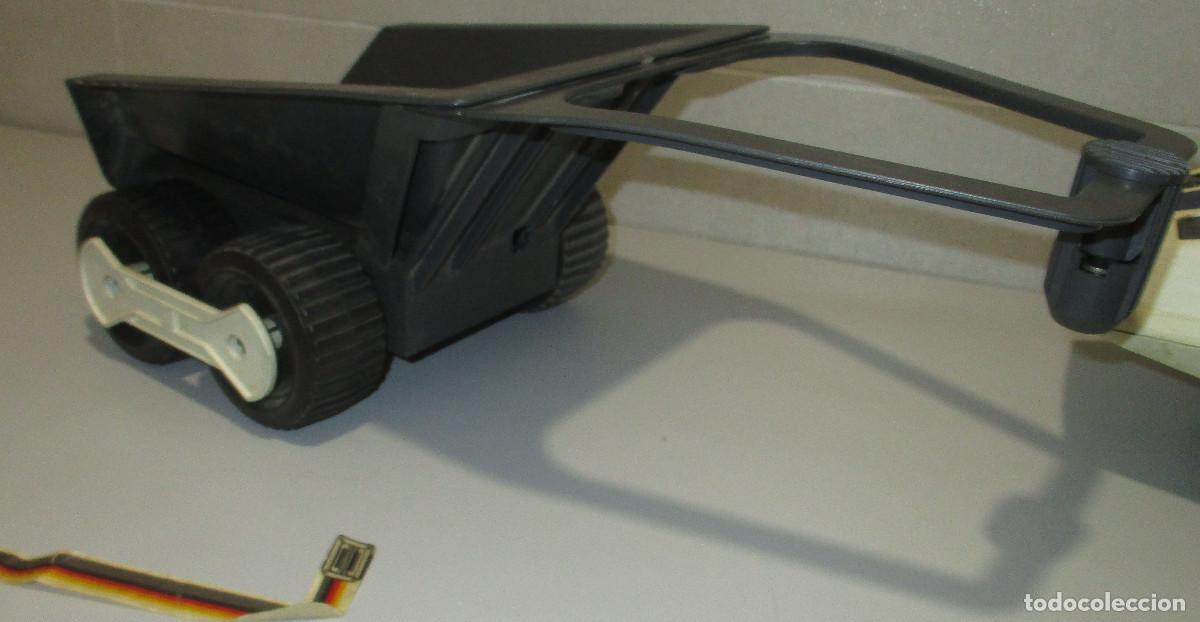 Juguetes antiguos: veh&iacute;culo programable BIGTRAK + remolque TRANSPORT, de MB - Foto 9