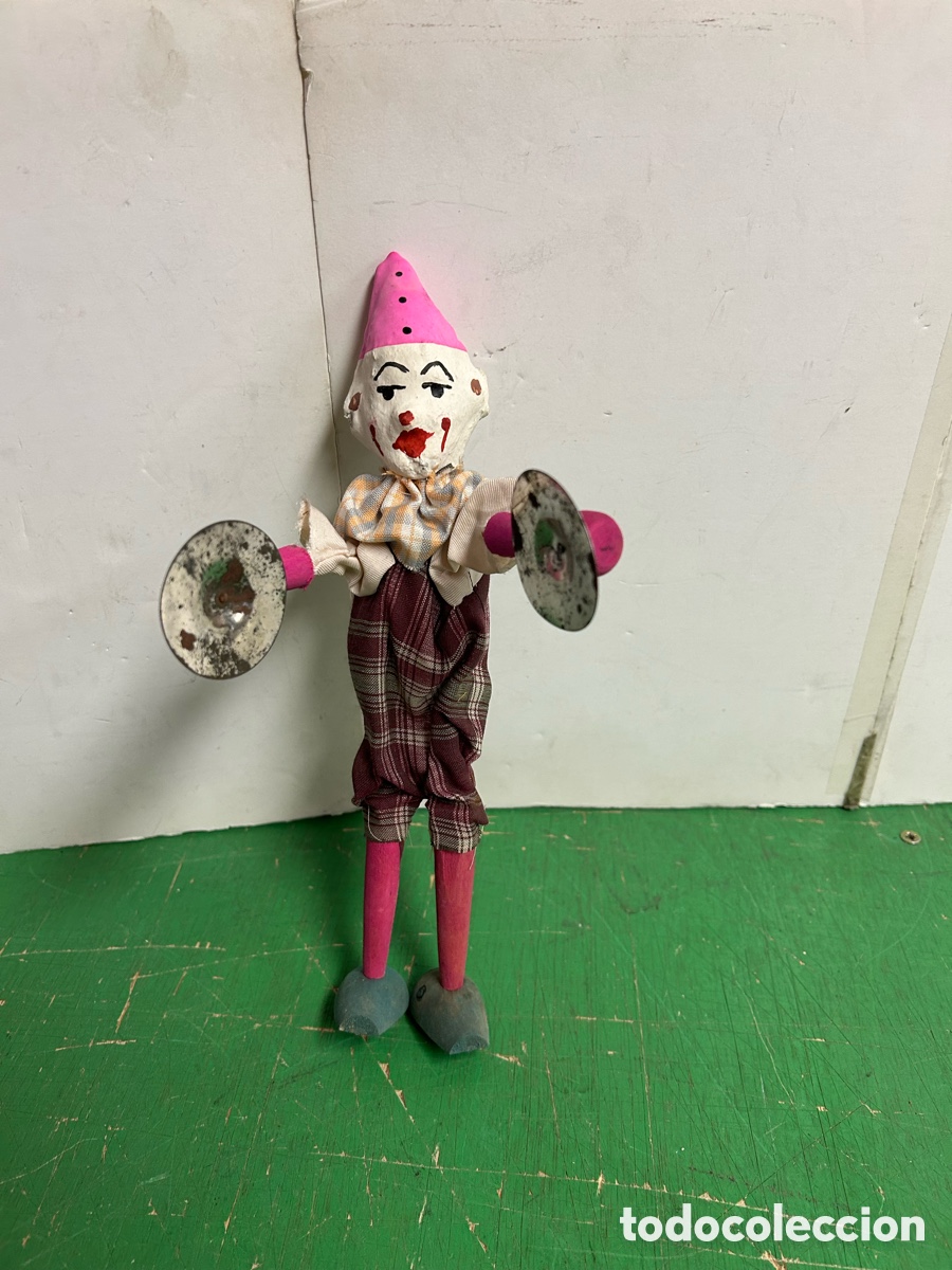 Brinquedos antigos: PAYASO DE CARTON PIEDRA Y ALAMBRE Y MADERA TOCOA LOS PLATILLOS PRESIONANDO EL PECHO A&Ntilde;OS 40