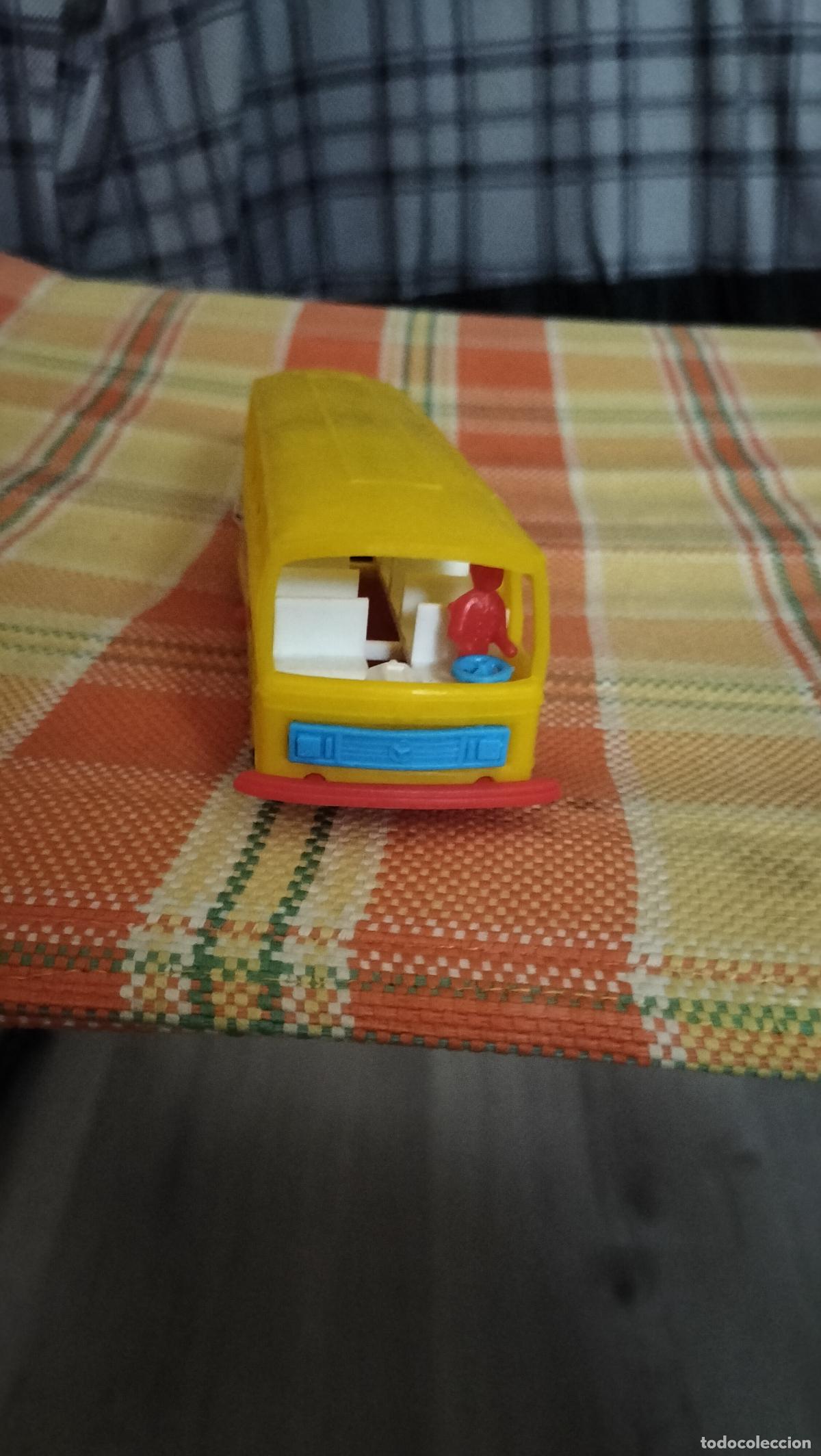Juguetes antiguos: ANTIGUO AUTOBUS DE PLASTICOS VAM