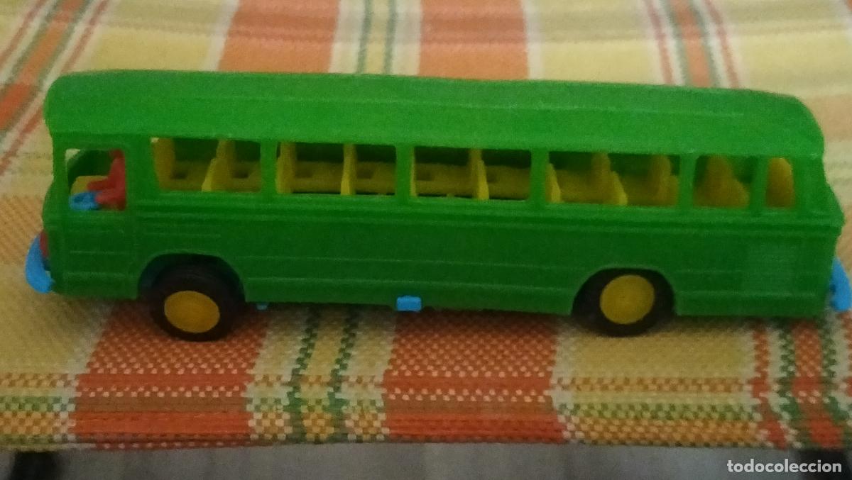 Juguetes antiguos: ANTIGUO AUTOBUS DE PLASTICOS VAM - Foto 3