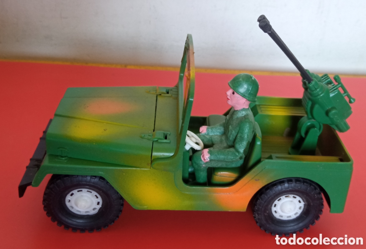 Juguetes antiguos: JEEP MILITAR AMETRALLADORA.MOLT&Oacute; 70'S.SIN USO.
