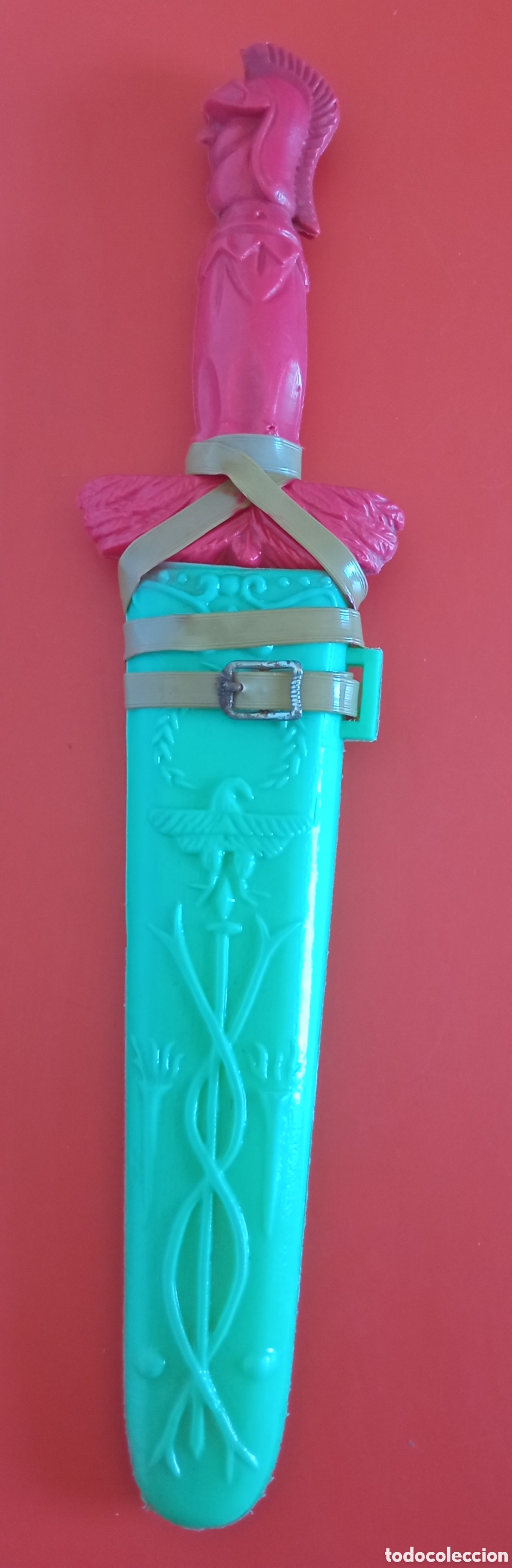Juguetes antiguos: ESPADA ROMANA CON FUNDA,DE PL&Aacute;STICO SOPLADO.GONZALBO 70'S.NUEVA.