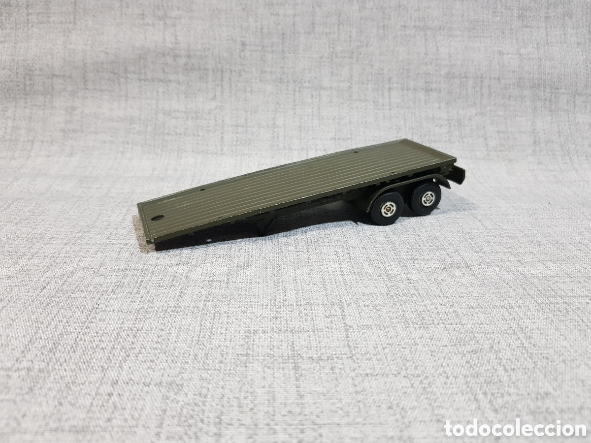 Juguetes antiguos: GUILOY MILITAR REMOLQUE PLATAFORMA DE CARRET&Oacute;N PORTAMISILES. METAL. DIECAST