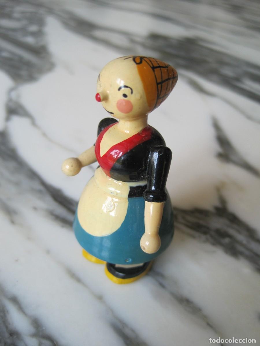 Juguetes antiguos: SE&Ntilde;ORA CON DELANTAL Y REDECILLA - FIGURA DE MADERA TIPO GOULA