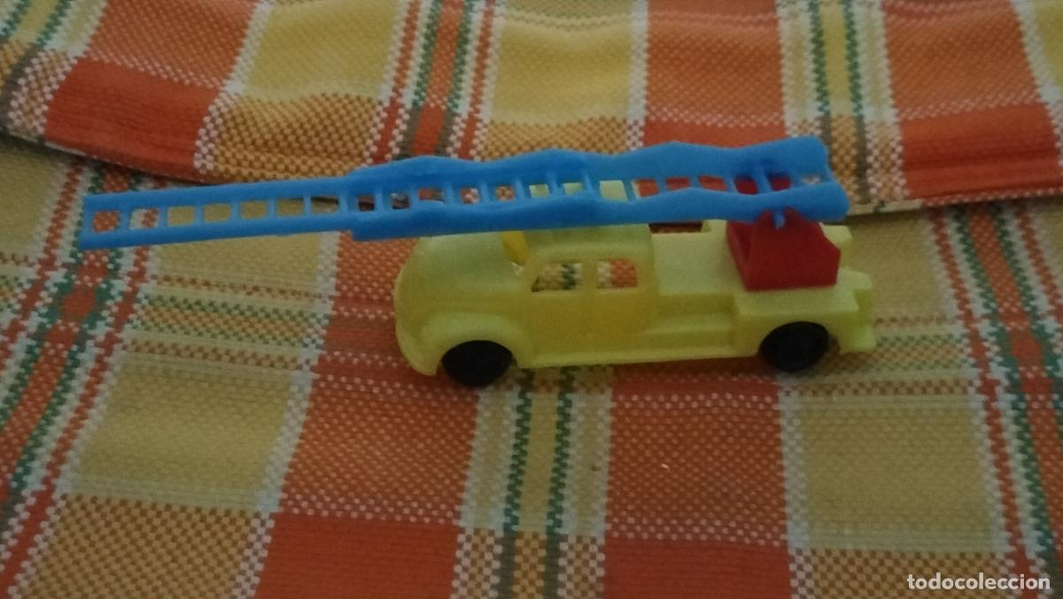 Juguetes antiguos: ANTIGUO CAMION CON ESCALERA DE JUGUETES TARI