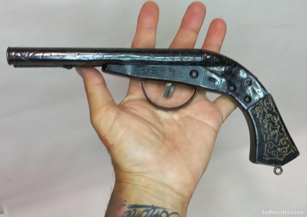 Juguetes antiguos: EXQUISITA PISTOLA DE 2 CA&Ntilde;ONES LANZA CORCHOS MARCA JEFE DE FUERTE CHAPA Y MADERA RICAMENTE DECORADA