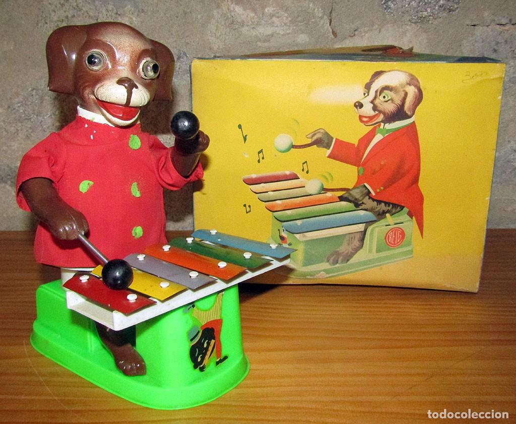 Juguetes antiguos: ANTIGUO PERRO XILOFONISTA DE REIG - NUEVO Y EN SU CAJA ORIGINAL - A&Ntilde;OS 60/70