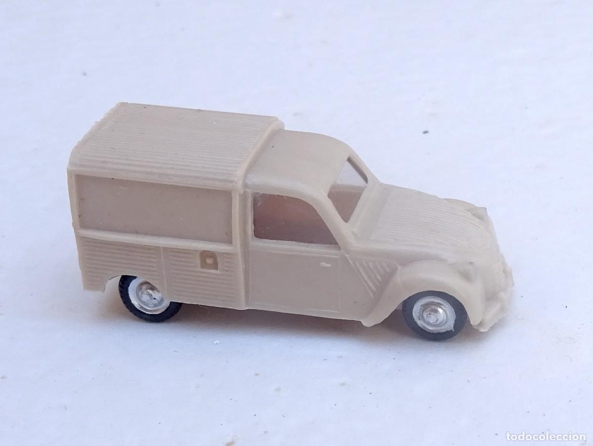 Juguetes antiguos: EKO Citroen 2cv Furgoneta Escala 1:88