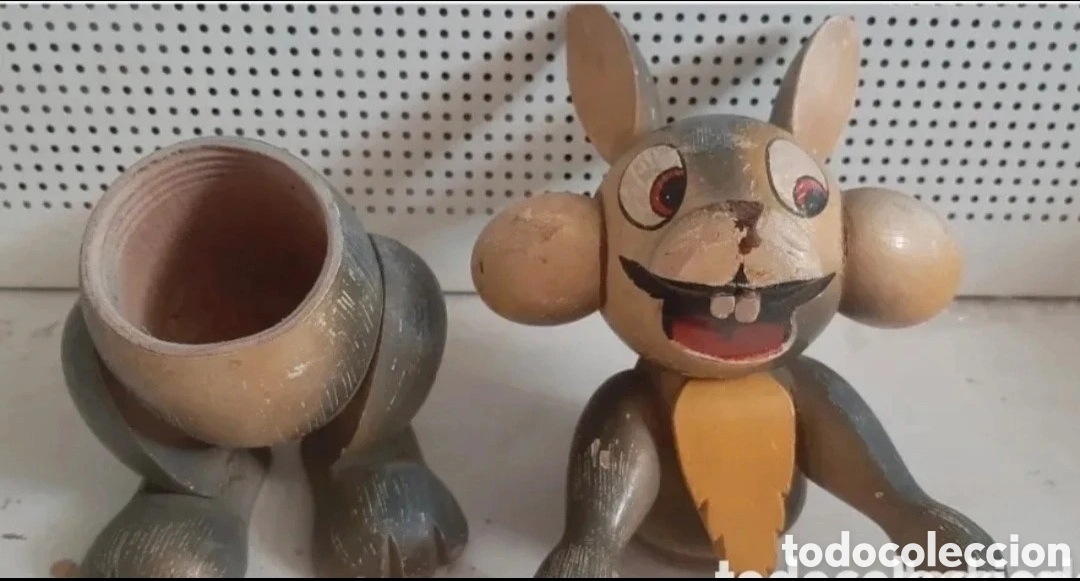 Juguetes antiguos: antigua hucha madera conejo