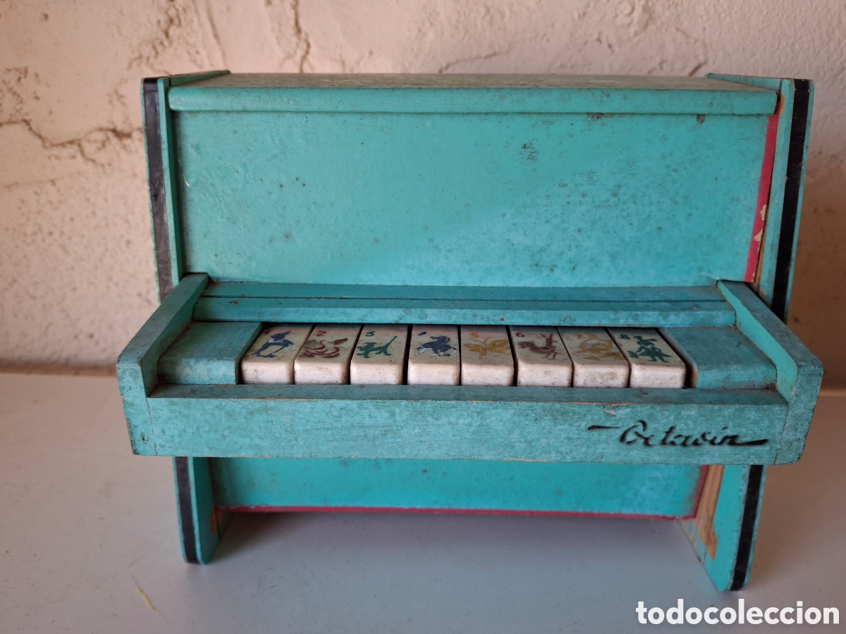 Brinquedos antigos: PIANO MUSICAL FABRICADO POR REIG