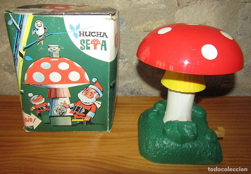 Juguetes antiguos: ANTIGUA HUCHA SETA DE VILPA - NUEVA Y EN SU CAJA ORIGINAL - A&Ntilde;OS 70