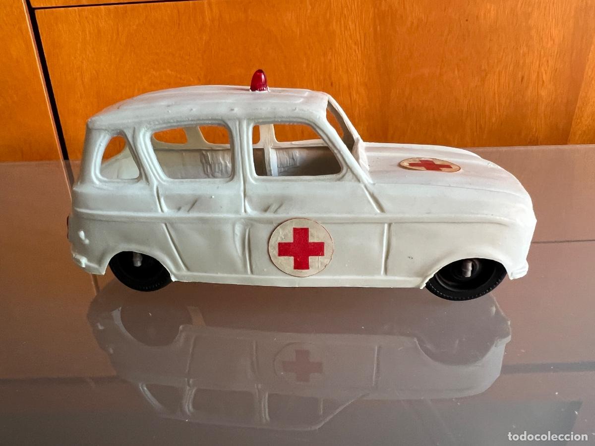 Juguetes antiguos: RENAULT 4 AMBULANCIA PLASTICO - Foto 4