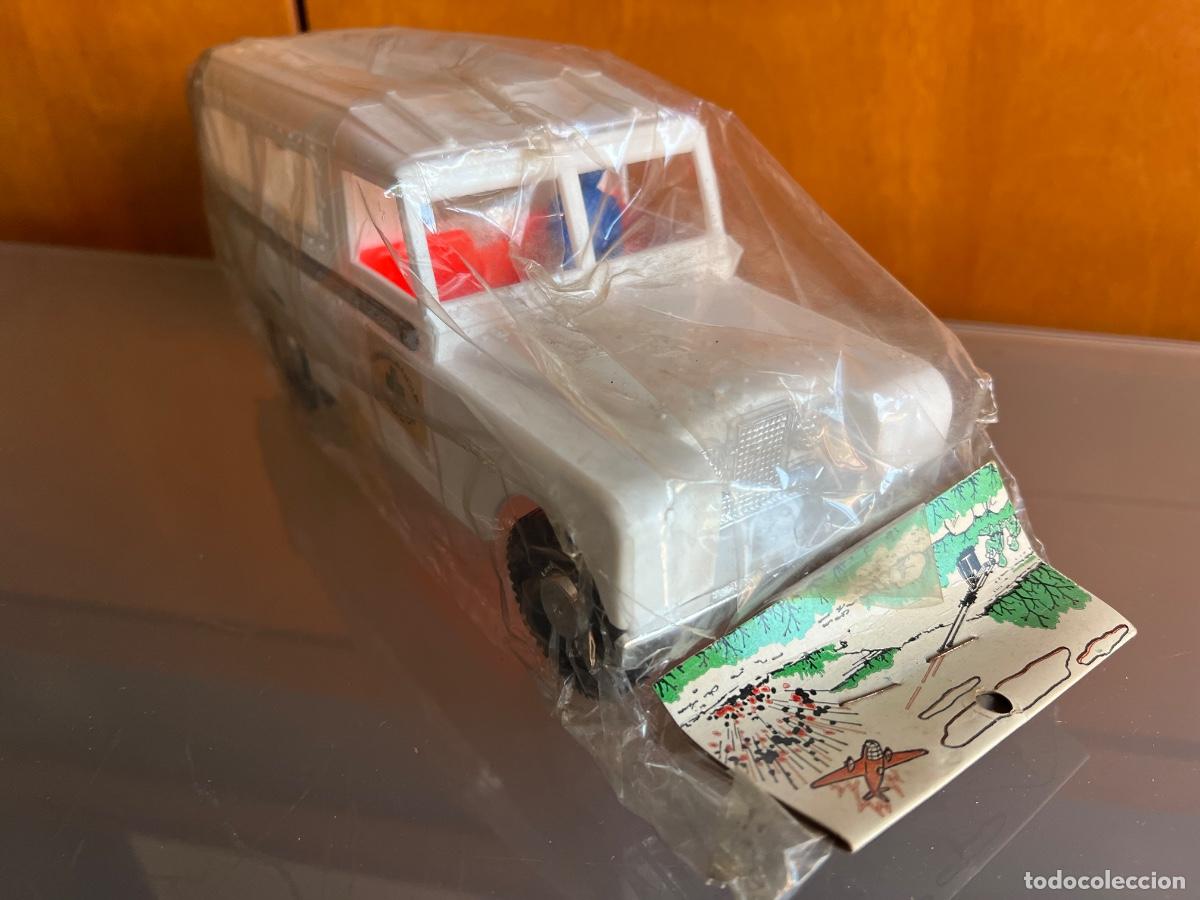 Jouets Anciens: LAND ROVER KARPAN AMBULANCIA Y VERSION MILITAR INCOMPLETA