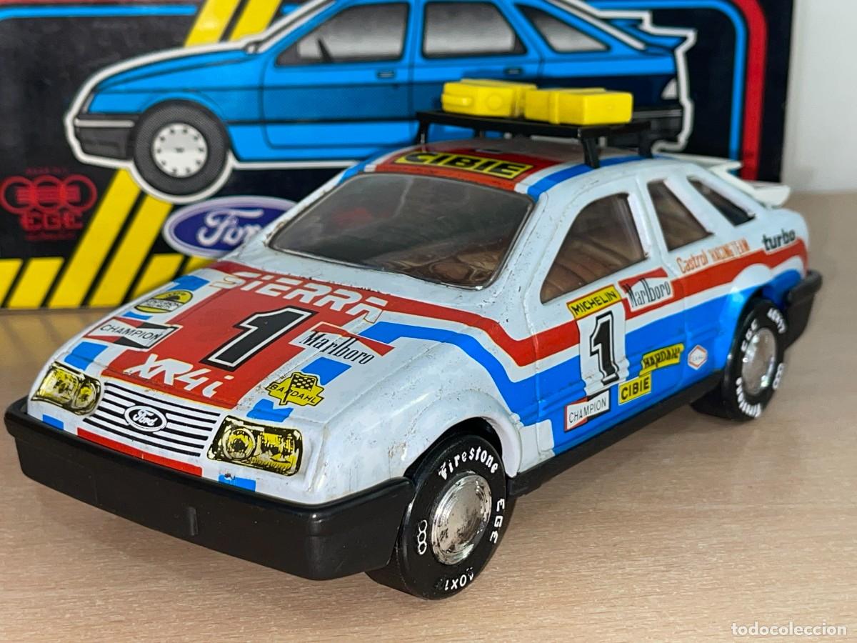 Juguetes antiguos: EGE coche FORD SIERRA XR4i Rally Ref. 150 Marlboro Salva-Obst&aacute;culos el&eacute;ctrico a&ntilde;os 80 Made in Spain