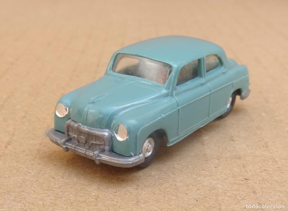 Brinquedos antigos: EKO Seat 1400 Escala 1:88