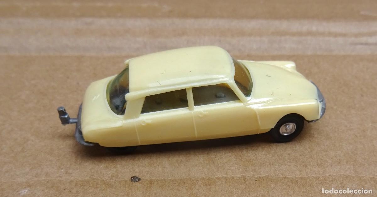 Juguetes antiguos: EKO Citroen DS 19 con enganche Escala 1/88