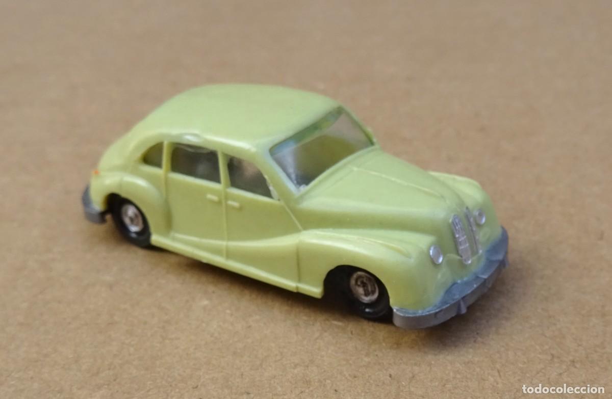 Juguetes antiguos: EKO BMW Escala 1/88 Color verde loro pastel