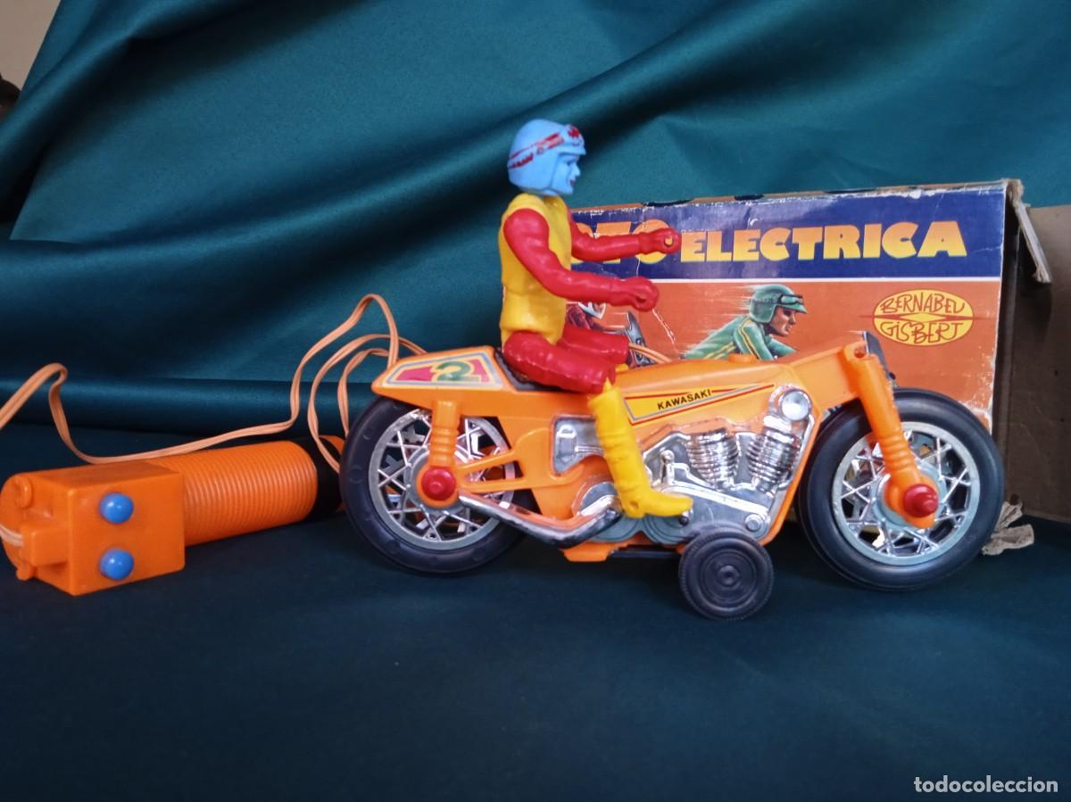 Juguetes antiguos: MOTO El&eacute;ctrica, de Bernabeu Gisbert (IBI). - Foto 2
