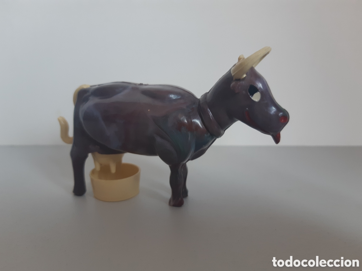 Juguetes antiguos: Vaca lechera Jersey Jessie, LEVANTA MI RABO Y LLENARAS EL CUBO. A&ntilde;os 50