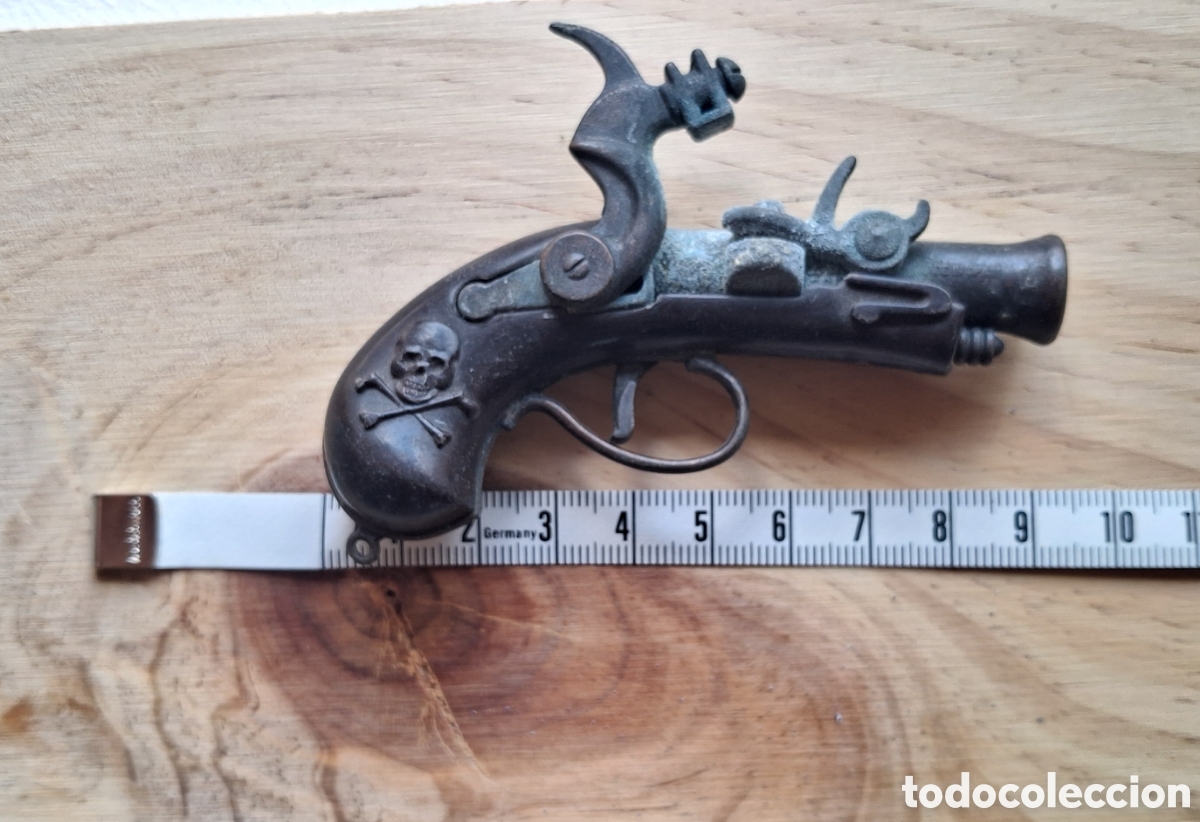 Juguetes antiguos: Pistola juguete.marca Redondo.En buen estado de conservaci&oacute;n............. ......................