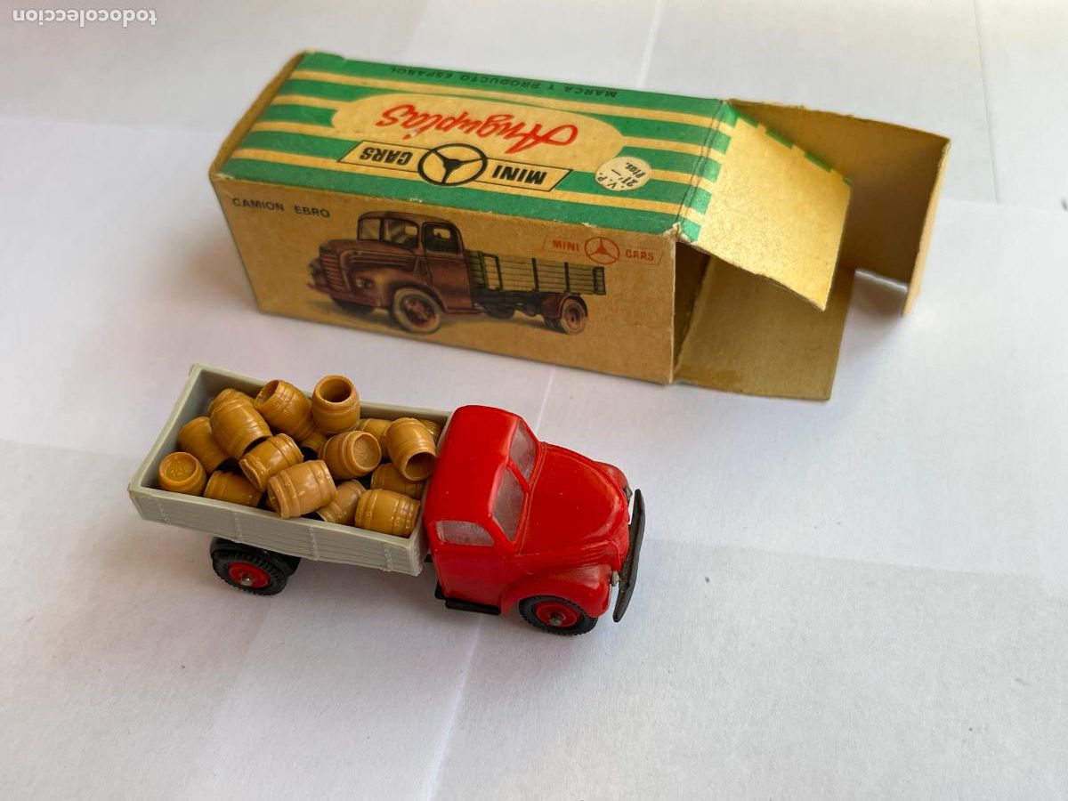 Juguetes antiguos: ANGUPLAS MINI CARS - CAMI&Oacute;N EBRO CARGADO DE BARRILES