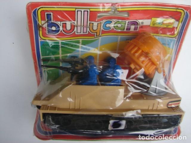 Juguetes antiguos: TANQUETA CON PROYECTOR - BULLYCAN - Foto 2