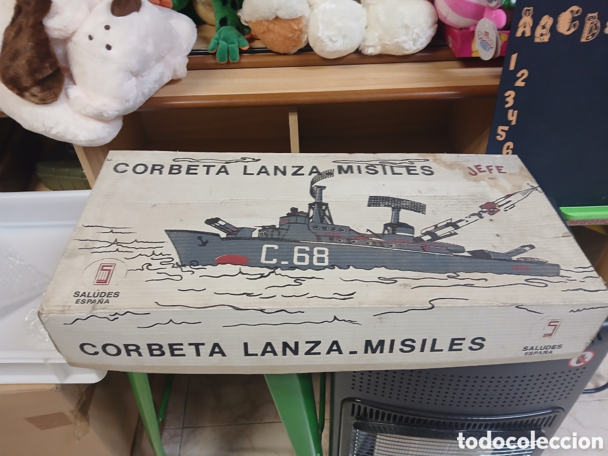 Juguetes antiguos: Corbeta lanza misiles jefe saludes