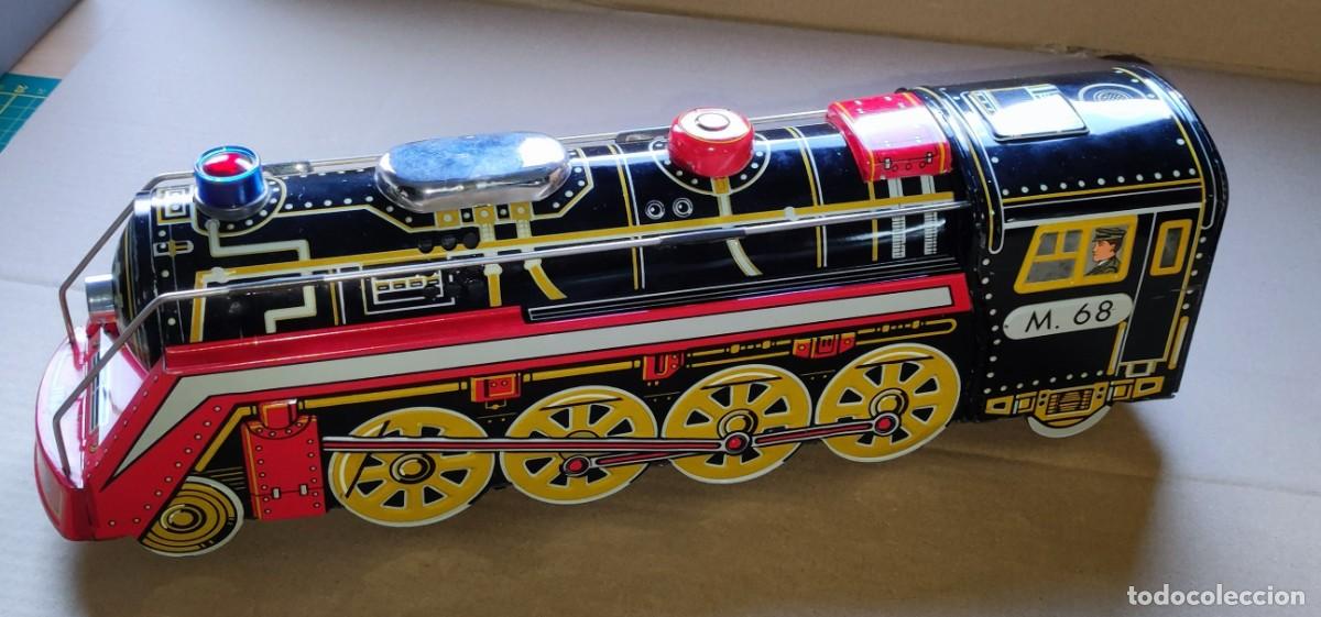 Juguetes antiguos: Locomotora M 68 de EGE. Incluye caja original.
