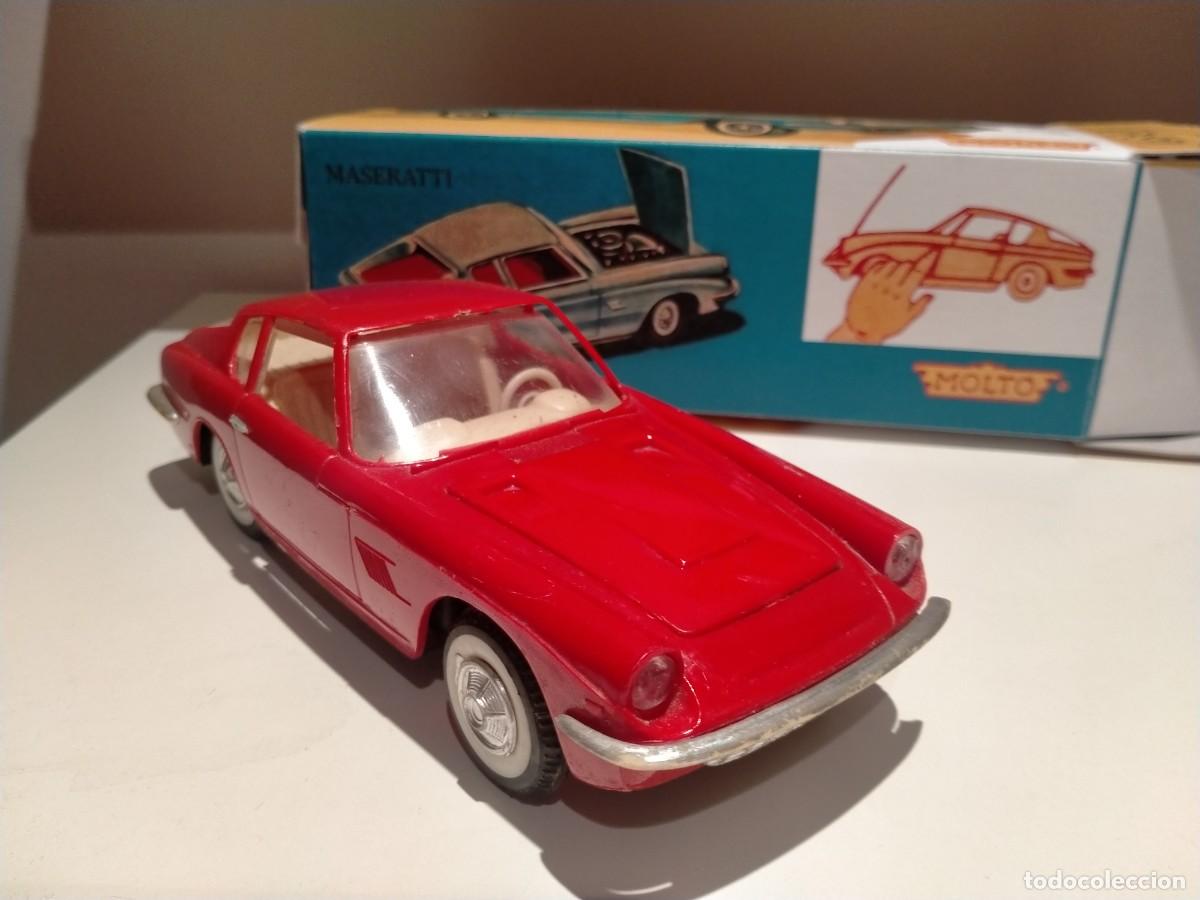 Juguetes antiguos: Maserati Mistral a fricci&oacute;n de Molto con caja