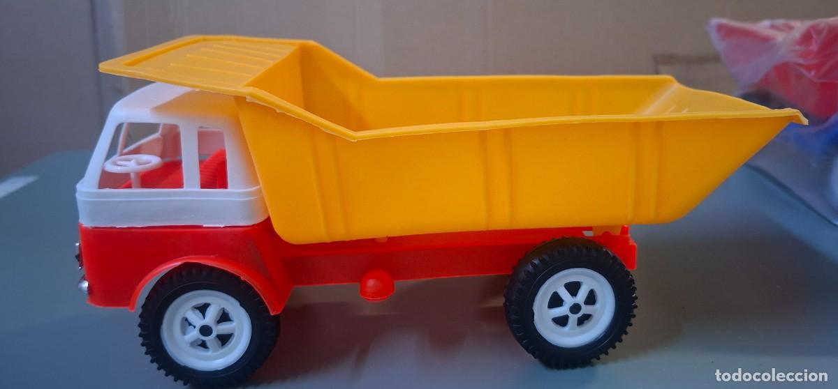 Juguetes antiguos: CAMI&Oacute;N VOLQUETE PLASTICO A&Ntilde;OS 70 - DELANTE PONE SEAT, 25 CM LARGO - VER DESCRIPCI&Oacute;N ..A3576