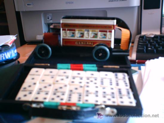 Juguetes antiguos de hojalata: un omnibus y domino - Foto 1