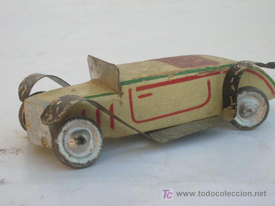 Juguetes antiguos de hojalata: Coche de madera y hojalata. - Foto 2