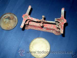 Juguetes antiguos de hojalata: Balanza de cocina infantil. 1930 - Foto 2